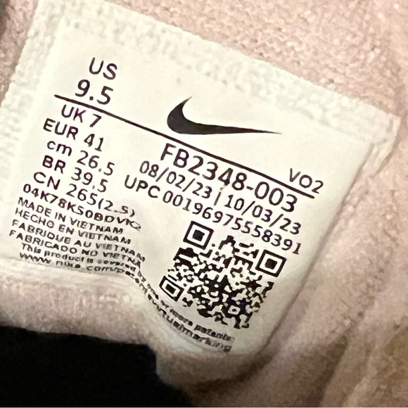 *NWOT* WOMEN'S NIKE AIR FORCE 1 WILD SNEAKERBOOTS - Picture 5 of 6